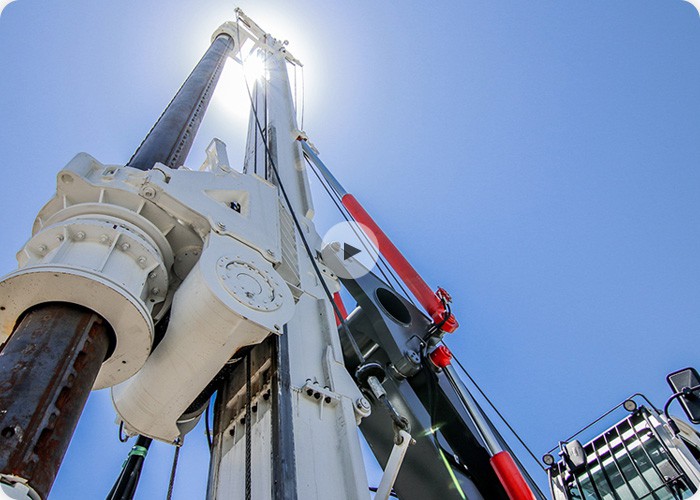 坐落于中國(guó)第一個(gè)石油基地――玉門(mén)，是生產(chǎn)各類真空油脂和特種潤(rùn)滑脂的專業(yè)公司，集研究、開(kāi)發(fā)、生產(chǎn)于一體的生產(chǎn)經(jīng)營(yíng)企業(yè)。<br/><br/>
具有幾十年專業(yè)生產(chǎn)真空油脂和特種潤(rùn)滑脂的生產(chǎn)經(jīng)驗(yàn)，具有先進(jìn)的硬件設(shè)施－分子蒸餾裝置，可以使石油餾分低溫下切割到極窄流程，保證真空油脂產(chǎn)品性能，也具有國(guó)內(nèi)先進(jìn)的真空脂類產(chǎn)品的生產(chǎn)系統(tǒng)。