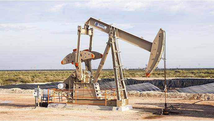 每一座城都有自己獨(dú)特的城市標(biāo)志，北京長(zhǎng)城、上海外灘、山西煤炭、攀枝花鋼鐵……而位于中國(guó)新疆準(zhǔn)葛爾盆地西部的克拉瑪依就是一個(gè)石油之城，富得流油就是對(duì)克拉瑪依真實(shí)的寫(xiě)照。克拉瑪依的城市名稱原本就是黑油的意思，一座以石油命名的城市。城區(qū)多戈壁，分轄克拉瑪依區(qū)、獨(dú)山子區(qū)、白堿灘區(qū)、烏爾禾區(qū)四個(gè)區(qū)域。